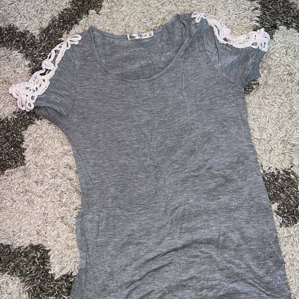 Grey top